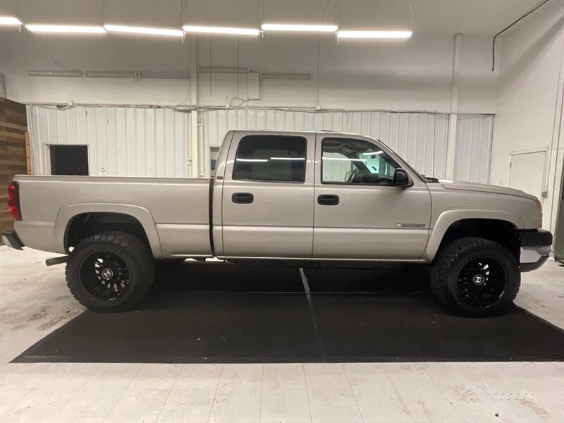 2007 Chevrolet Silverado 2500 LT Crew Cab 4X4 / 8.1L V8 GAS / ONLY 85,000 MILES  / Leather & Heated Seats / Sunroof / LOCAL TRUCK / RUST FREE - Photo 4 - Gladstone, OR 97027