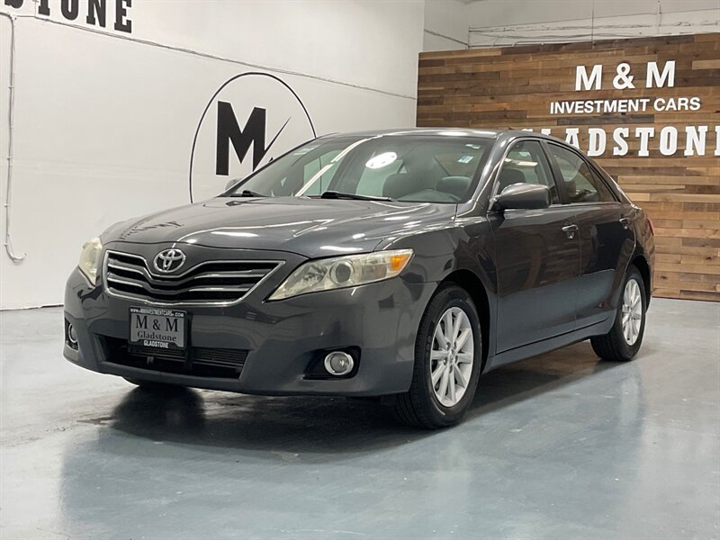 2010 Toyota Camry XLE V6 / Leather Heated Seats / Sunroof /NEW TIRES  / ZERO RUST - Photo 1 - Gladstone, OR 97027