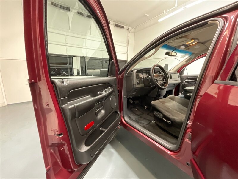 2003 Dodge Ram 2500 SLT Quad Cab 4X4 / 5.9L CUMMINS DIESEL / LIFTED / LONG BED / 141K Miles - Photo 31 - Gladstone, OR 97027