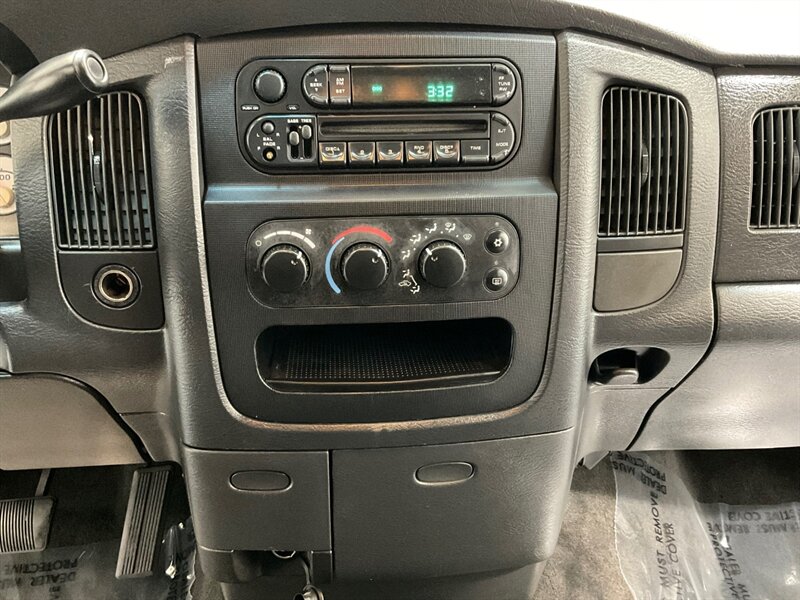 2003 Dodge Ram 2500 SLT Quad Cab 4X4 / 5.9L CUMMINS DIESEL / LIFTED / LONG BED / 141K Miles - Photo 16 - Gladstone, OR 97027