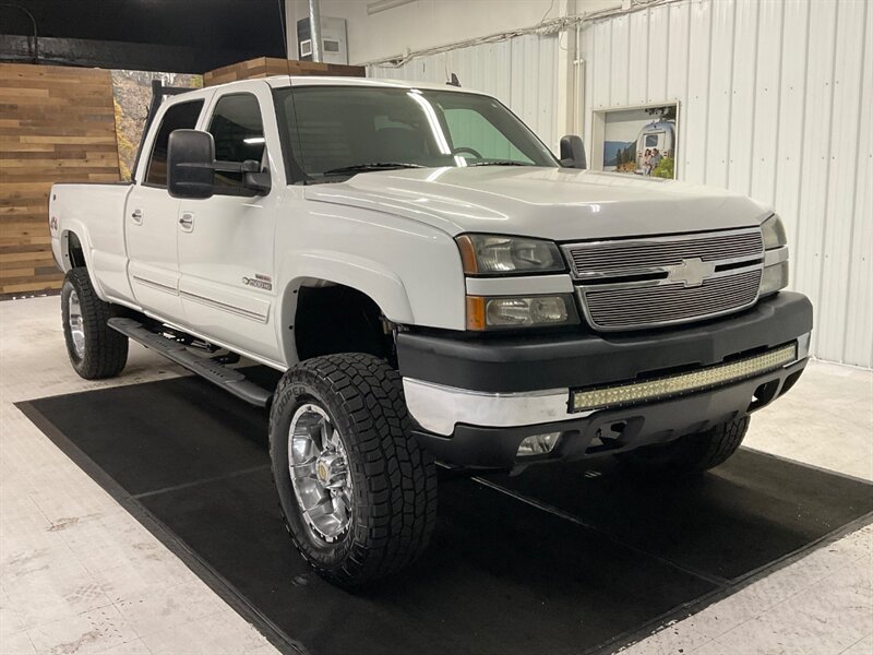 2006 Chevrolet Silverado 2500 LT 4X4 / 6.6L DURAMAX DIESEL /LIFTED/ 41,000 MILES  / Leather & Heated Seats / DVD Player / FABTECH LIFT w. BRAND NEW 35 " TIRES / LONG BED - Photo 2 - Gladstone, OR 97027