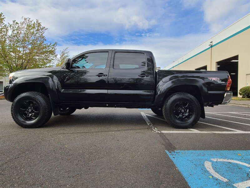 2006 Toyota Tacoma V6  DIFF LOCKER / 6 SPEED MANUAL / 1-OWNER - Photo 3 - Portland, OR 97217