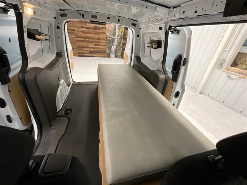 2020 Ford Transit Connect CARGO VAN XLT / 2.0L 4Cyl / 1-OWNER / 12,000 MILES  / Backup Camera / Blind Spot Alert / CARGO VAN CAMPER - Photo 13 - Gladstone, OR 97027