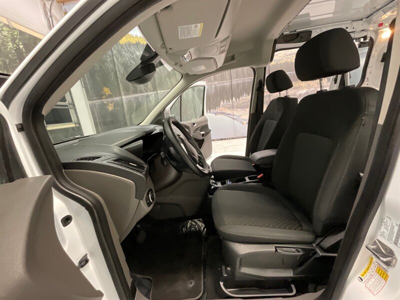 2020 Ford Transit Connect CARGO VAN XLT / 2.0L 4Cyl / 1-OWNER / 12,000 MILES  / Backup Camera / Blind Spot Alert / CARGO VAN CAMPER - Photo 16 - Gladstone, OR 97027