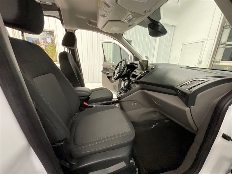 2020 Ford Transit Connect CARGO VAN XLT / 2.0L 4Cyl / 1-OWNER / 12,000 MILES  / Backup Camera / Blind Spot Alert / CARGO VAN CAMPER - Photo 17 - Gladstone, OR 97027