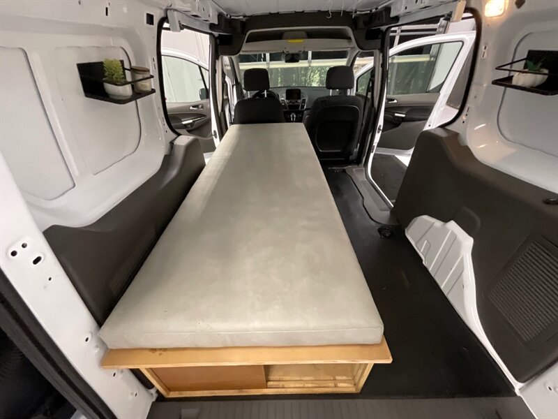 2020 Ford Transit Connect CARGO VAN XLT / 2.0L 4Cyl / 1-OWNER / 12,000 MILES  / Backup Camera / Blind Spot Alert / CARGO VAN CAMPER - Photo 10 - Gladstone, OR 97027