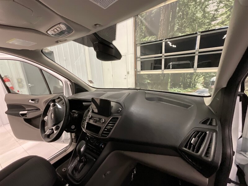 2020 Ford Transit Connect CARGO VAN XLT / 2.0L 4Cyl / 1-OWNER / 12,000 MILES  / Backup Camera / Blind Spot Alert / CARGO VAN CAMPER - Photo 31 - Gladstone, OR 97027