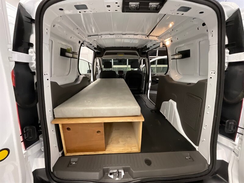 2020 Ford Transit Connect CARGO VAN XLT / 2.0L 4Cyl / 1-OWNER / 12,000 MILES  / Backup Camera / Blind Spot Alert / CARGO VAN CAMPER - Photo 14 - Gladstone, OR 97027