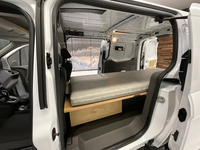 2020 Ford Transit Connect CARGO VAN XLT / 2.0L 4Cyl / 1-OWNER / 12,000 MILES  / Backup Camera / Blind Spot Alert / CARGO VAN CAMPER - Photo 12 - Gladstone, OR 97027