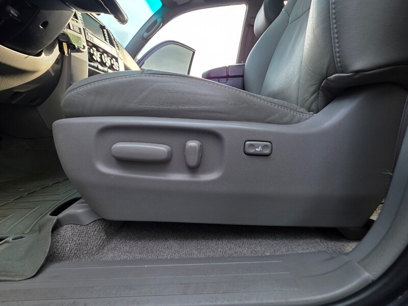 2008 Toyota 4Runner Limited Edition 4X4 / DIFF LOCK / NAVi / BACK CAM / HEATED LEATHER / NEW TIRES / ZERO RUST / SERVICE RECORDS - Photo 53 - Portland, OR 97217