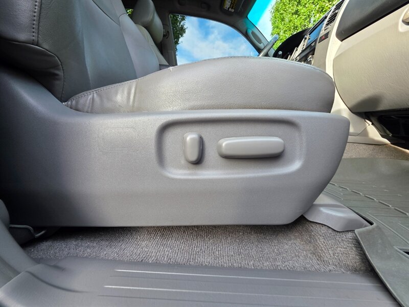 2008 Toyota 4Runner Limited Edition 4X4 / DIFF LOCK / NAVi / BACK CAM / HEATED LEATHER / NEW TIRES / ZERO RUST / SERVICE RECORDS - Photo 54 - Portland, OR 97217
