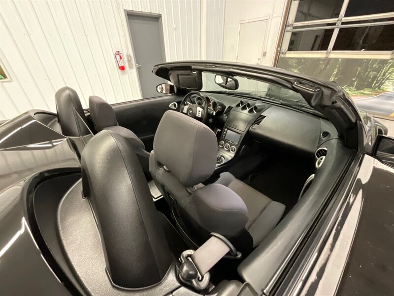 2005 Nissan 350Z Enthusiast Convertible /Navi / 6-SPD / 69,000 MILE  / Excel Cond - Photo 45 - Gladstone, OR 97027