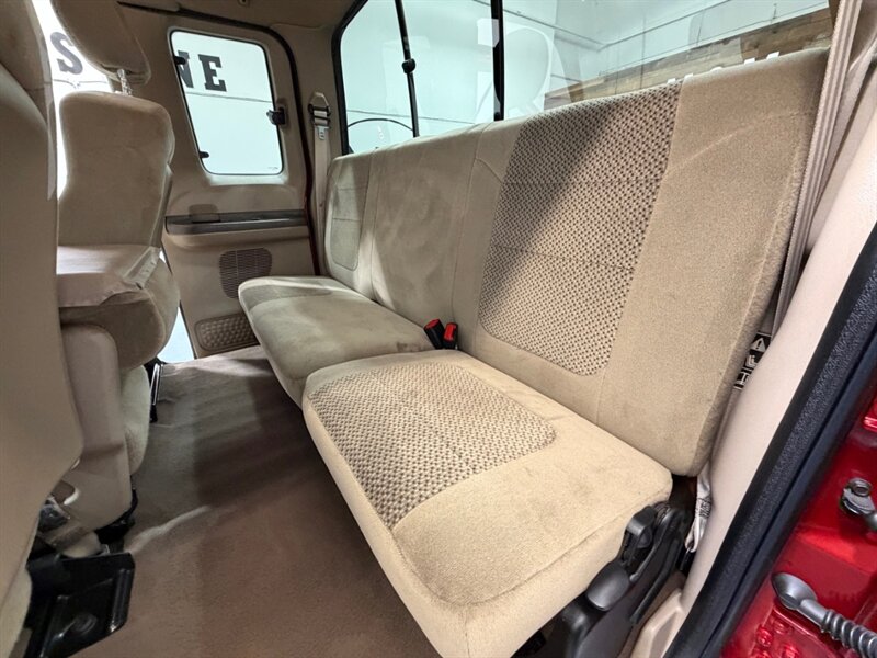 2001 Ford F-250 F250 Super Duty XLT 4X4 7.3L DIESEL / LOW MILES / ZERO RUST / Michelin Tires / Long bed - Photo 14 - Gladstone, OR 97027