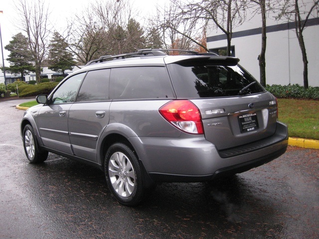 2009 Subaru Outback 2.5i Limited/ Leather/ Moonroof/ 1Owner
