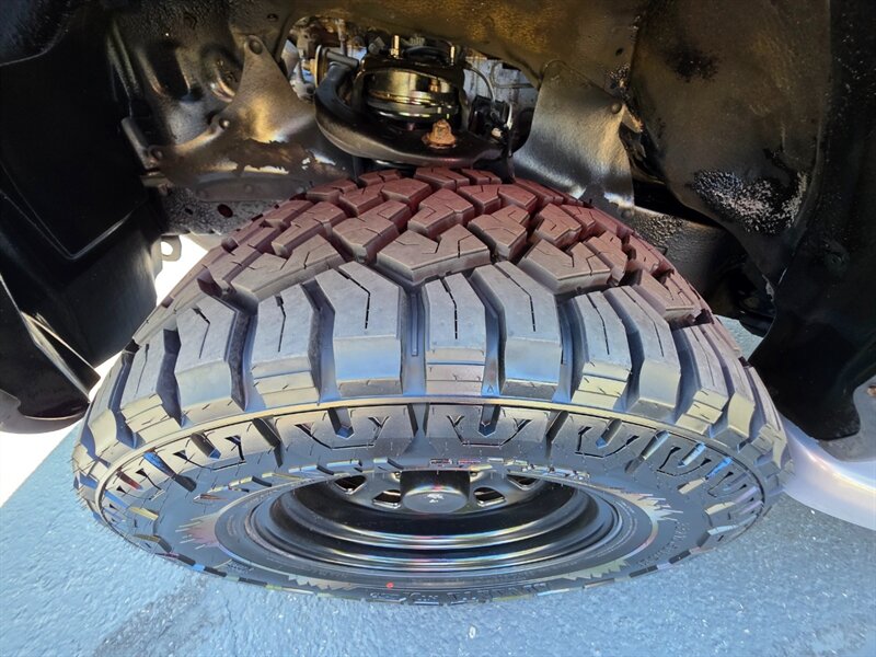 2002 Toyota Sequoia 4X4 LIMITED TIMING BELT DONE / NEW TIRES / LIFTED / V8 4.7L / 8-PASSENGER / HEATED LEATHER / SUNROOF / EXCELLENT CONDITION - Photo 23 - Portland, OR 97217