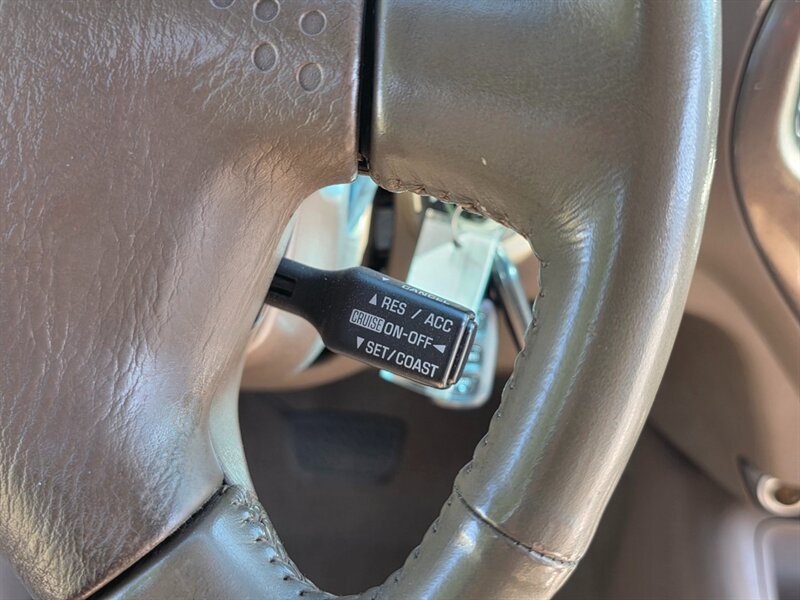 2002 Toyota Sequoia 4X4 LIMITED TIMING BELT DONE / NEW TIRES / LIFTED / V8 4.7L / 8-PASSENGER / HEATED LEATHER / SUNROOF / EXCELLENT CONDITION - Photo 55 - Portland, OR 97217