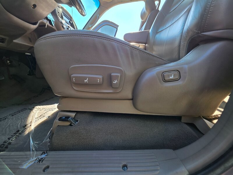 2002 Toyota Sequoia 4X4 LIMITED TIMING BELT DONE / NEW TIRES / LIFTED / V8 4.7L / 8-PASSENGER / HEATED LEATHER / SUNROOF / EXCELLENT CONDITION - Photo 33 - Portland, OR 97217