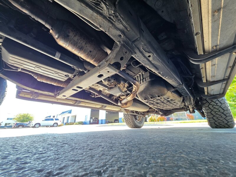 2002 Toyota Sequoia 4X4 LIMITED TIMING BELT DONE / NEW TIRES / LIFTED / V8 4.7L / 8-PASSENGER / HEATED LEATHER / SUNROOF / EXCELLENT CONDITION - Photo 53 - Portland, OR 97217