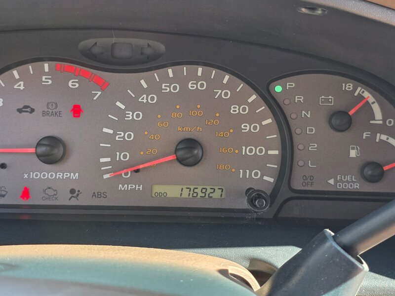 2002 Toyota Sequoia 4X4 LIMITED TIMING BELT DONE / NEW TIRES / LIFTED / V8 4.7L / 8-PASSENGER / HEATED LEATHER / SUNROOF / EXCELLENT CONDITION - Photo 42 - Portland, OR 97217