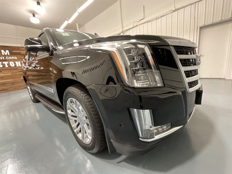 2017 Cadillac Escalade ESV Sport Utility 4X4 / 6.2L V8 / Extended  / Leather heated & cooled seats - Photo 59 - Gladstone, OR 97027