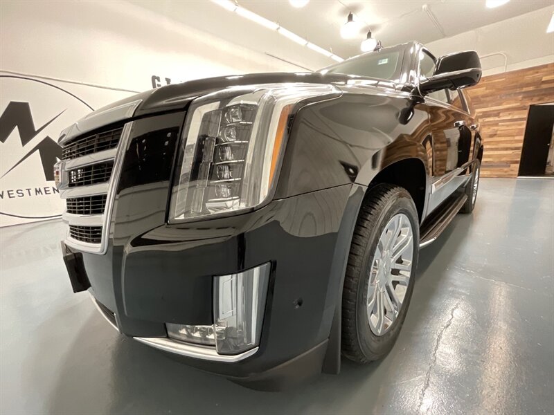 2017 Cadillac Escalade ESV Sport Utility 4X4 / 6.2L V8 / Extended  / Leather heated & cooled seats - Photo 58 - Gladstone, OR 97027