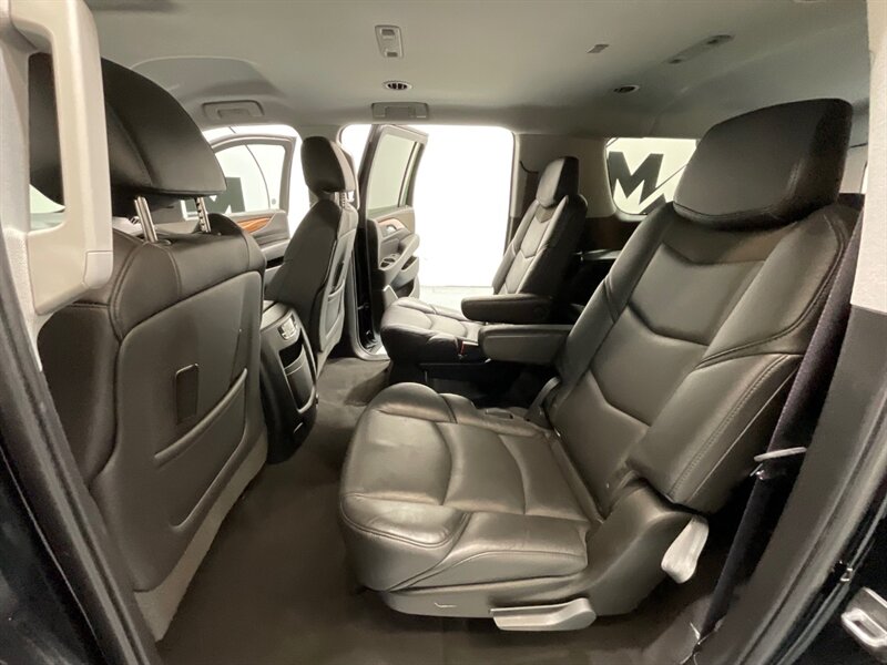 2017 Cadillac Escalade ESV Sport Utility 4X4 / 6.2L V8 / Extended  / Leather heated & cooled seats - Photo 13 - Gladstone, OR 97027