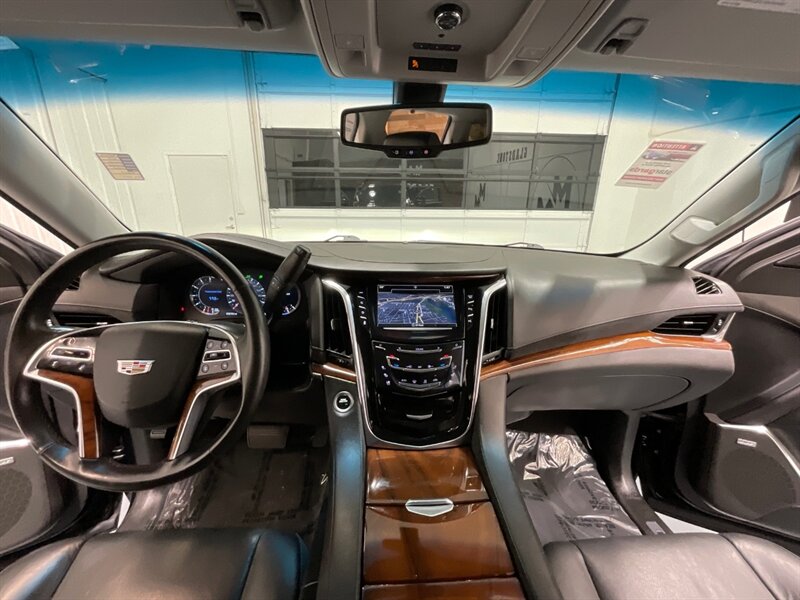 2017 Cadillac Escalade ESV Sport Utility 4X4 / 6.2L V8 / Extended  / Leather heated & cooled seats - Photo 48 - Gladstone, OR 97027