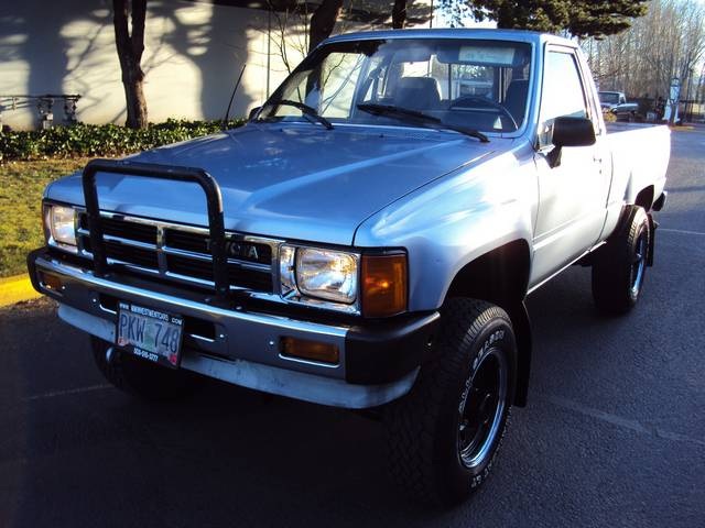 1988 Toyota Pickup   - Photo 9 - Portland, OR 97217