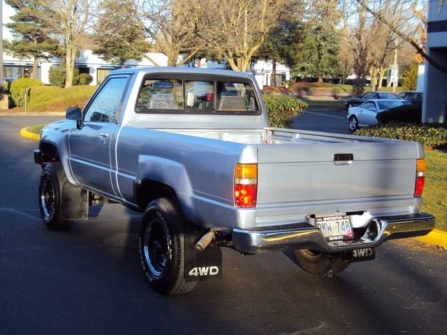 1988 Toyota Pickup   - Photo 3 - Portland, OR 97217