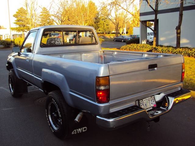 1988 Toyota Pickup   - Photo 31 - Portland, OR 97217