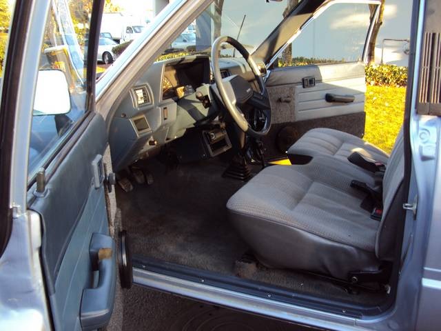 1988 Toyota Pickup   - Photo 20 - Portland, OR 97217