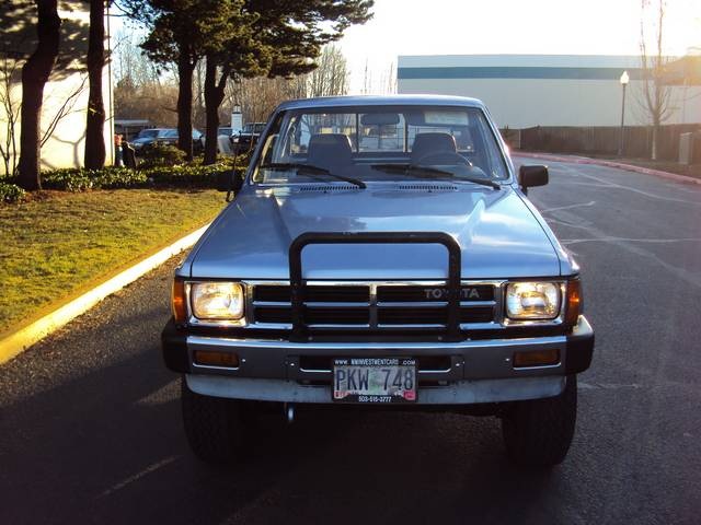 1988 Toyota Pickup   - Photo 8 - Portland, OR 97217