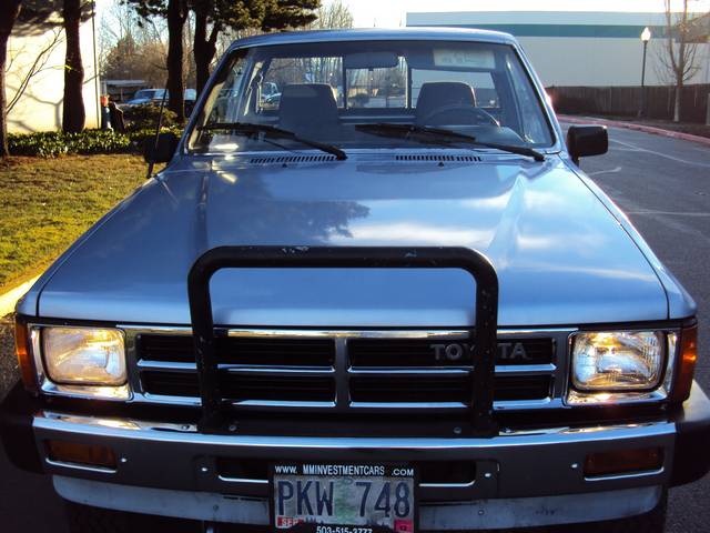 1988 Toyota Pickup   - Photo 10 - Portland, OR 97217