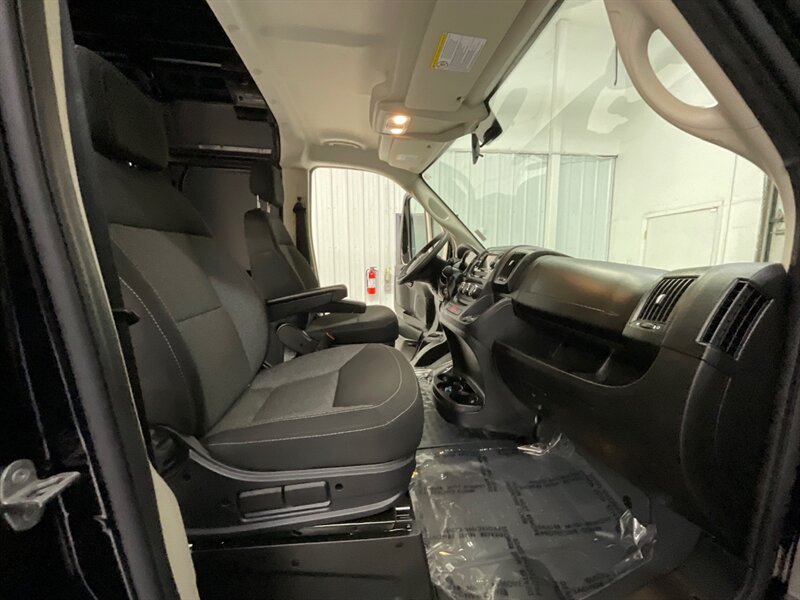 2021 RAM ProMaster 1500 Cargo Van HIGHROOF / 136 " WB / 8,000 MILES  / 1-OWNER / Backup Camera / Highroof & 136 " WB - Photo 18 - Gladstone, OR 97027