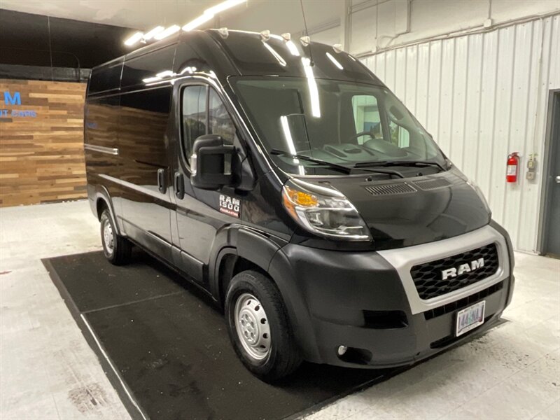 2021 RAM ProMaster 1500 Cargo Van HIGHROOF / 136 " WB / 8,000 MILES  / 1-OWNER / Backup Camera / Highroof & 136 " WB - Photo 2 - Gladstone, OR 97027