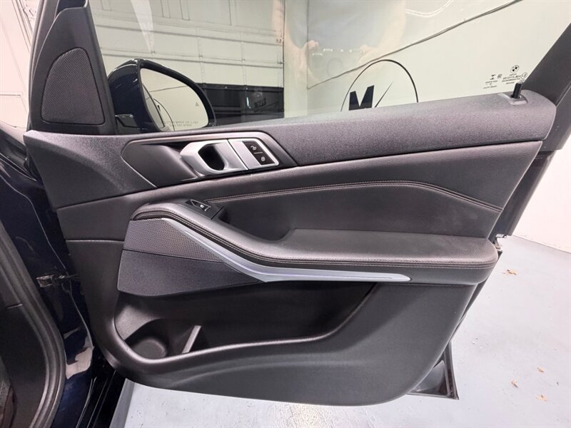 2019 BMW X5 xDrive40i AWD / Panoramic Sunroof / 81K Miles / Fully loaded - Photo 32 - Gladstone, OR 97027