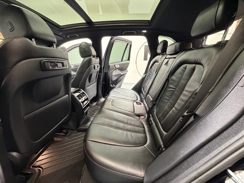 2019 BMW X5 xDrive40i AWD / Panoramic Sunroof / 81K Miles / Fully loaded - Photo 10 - Gladstone, OR 97027