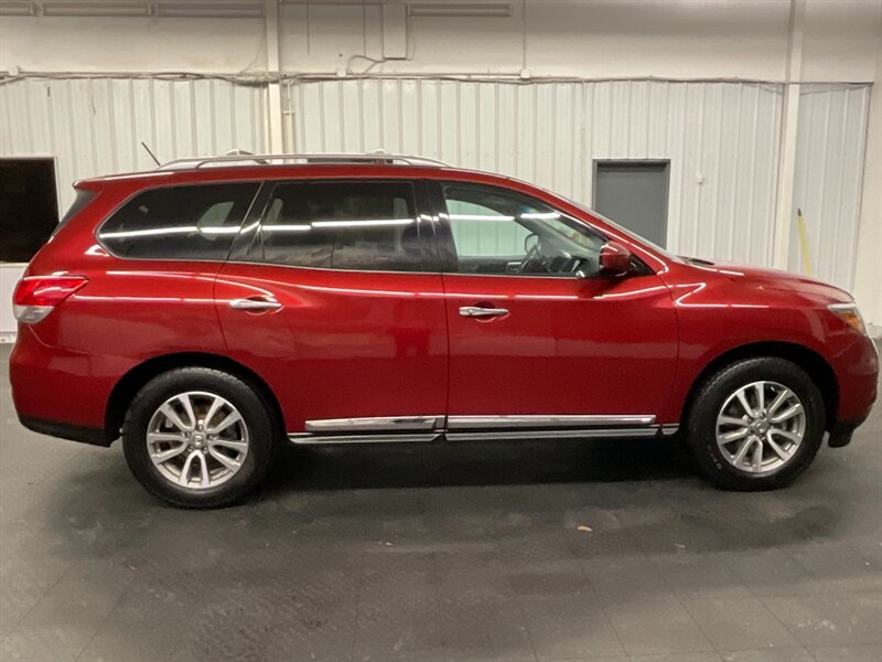 2013 Nissan Pathfinder SL Sport Utility 4X4 / 3RD ROW SEAT / DVD Player  1-OWNER / Leather & Heated Seats / Excel Cond - Photo 4 - Gladstone, OR 97027