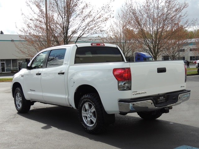 2007 Toyota Tundra SR5 / CrewMax / 4X4 / 5.7L / LIFTED/ 1-Owner   - Photo 7 - Portland, OR 97217