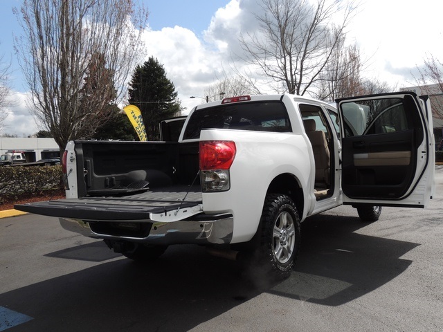 2007 Toyota Tundra SR5 / CrewMax / 4X4 / 5.7L / LIFTED/ 1-Owner   - Photo 30 - Portland, OR 97217