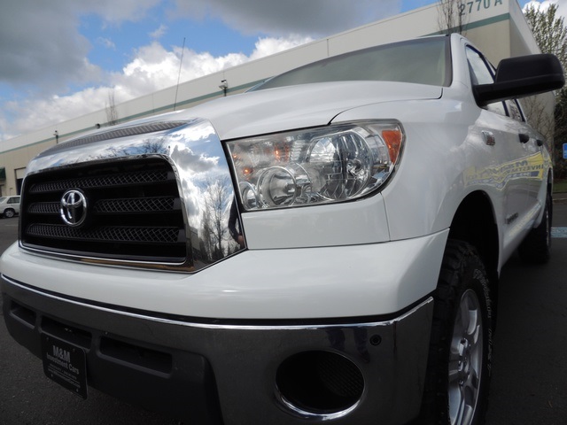 2007 Toyota Tundra SR5 / CrewMax / 4X4 / 5.7L / LIFTED/ 1-Owner   - Photo 9 - Portland, OR 97217