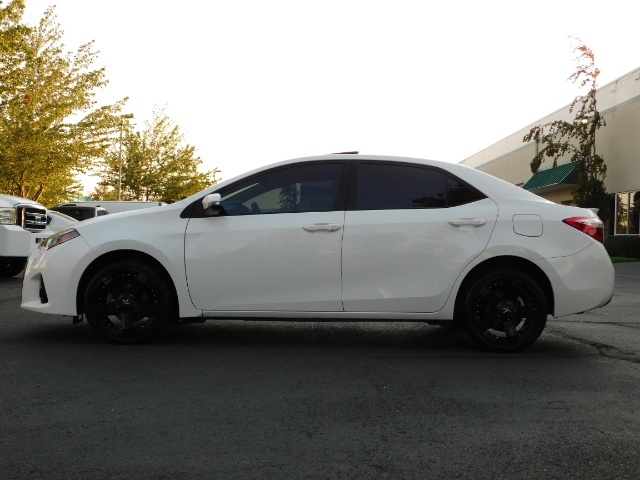 2014 Toyota Corolla S Plus / Navigation / Backup Cam / Sunroof / Excel   - Photo 3 - Portland, OR 97217