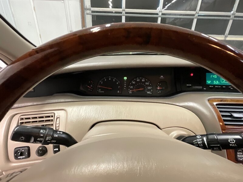 2004 Toyota Avalon XLS Sedan / 3.0L V6 / FRESH TIMING BELT  SERVICE  / Leather Seats / Sunroof / LOCAL OREGON CAR / 161,000 MILES - Photo 38 - Gladstone, OR 97027