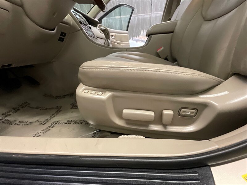 2004 Toyota Avalon XLS Sedan / 3.0L V6 / FRESH TIMING BELT  SERVICE  / Leather Seats / Sunroof / LOCAL OREGON CAR / 161,000 MILES - Photo 33 - Gladstone, OR 97027