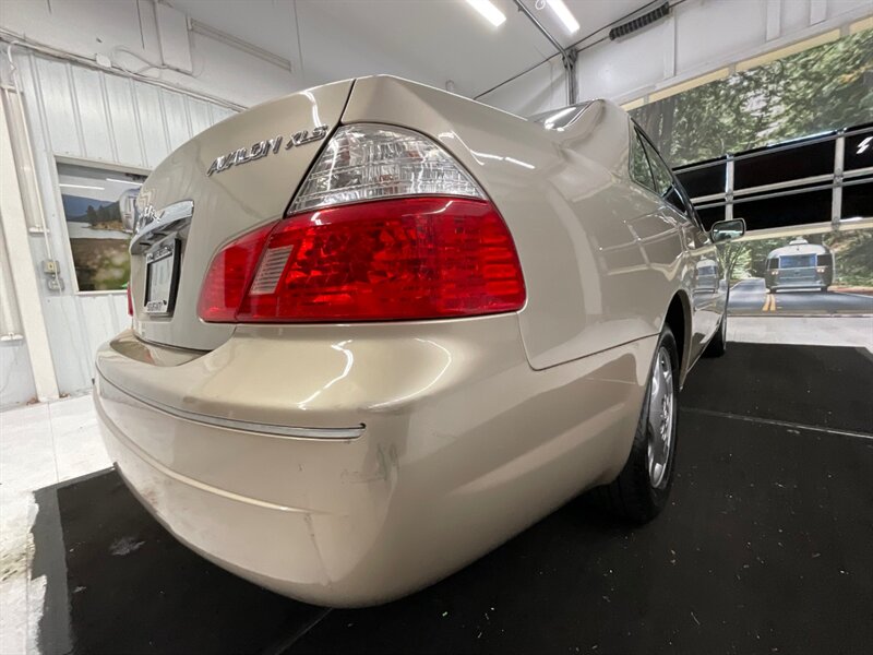 2004 Toyota Avalon XLS Sedan / 3.0L V6 / FRESH TIMING BELT  SERVICE  / Leather Seats / Sunroof / LOCAL OREGON CAR / 161,000 MILES - Photo 27 - Gladstone, OR 97027