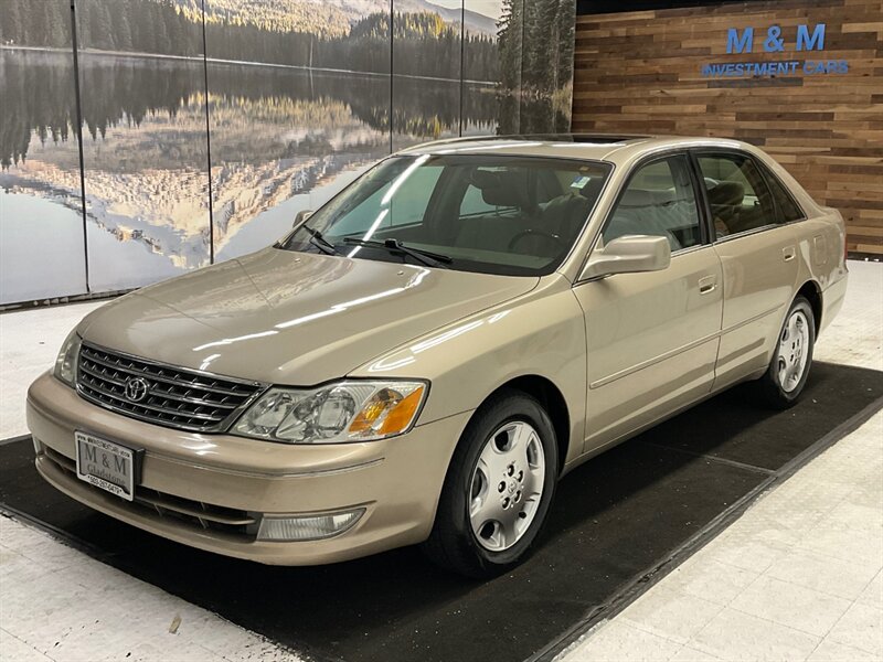 2004 Toyota Avalon XLS Sedan / 3.0L V6 / FRESH TIMING BELT  SERVICE  / Leather Seats / Sunroof / LOCAL OREGON CAR / 161,000 MILES - Photo 1 - Gladstone, OR 97027