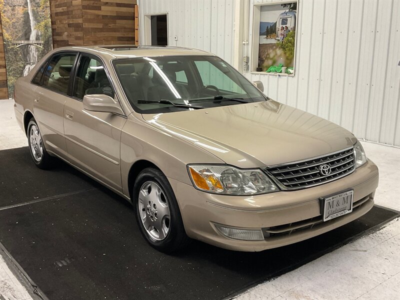 2004 Toyota Avalon XLS Sedan / 3.0L V6 / FRESH TIMING BELT  SERVICE  / Leather Seats / Sunroof / LOCAL OREGON CAR / 161,000 MILES - Photo 2 - Gladstone, OR 97027