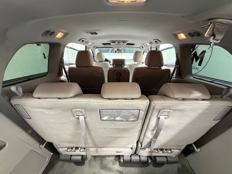 2016 Honda Odyssey EX-L 8-Passenger w/ Camera / DVD / NEW TIRES / Leather w. Heated Seats / LOW MILES - Photo 44 - Gladstone, OR 97027