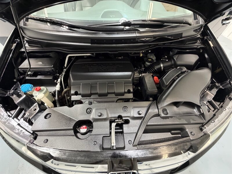2016 Honda Odyssey EX-L 8-Passenger w/ Camera / DVD / NEW TIRES / Leather w. Heated Seats / LOW MILES - Photo 49 - Gladstone, OR 97027