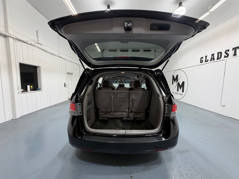 2016 Honda Odyssey EX-L 8-Passenger w/ Camera / DVD / NEW TIRES / Leather w. Heated Seats / LOW MILES - Photo 45 - Gladstone, OR 97027